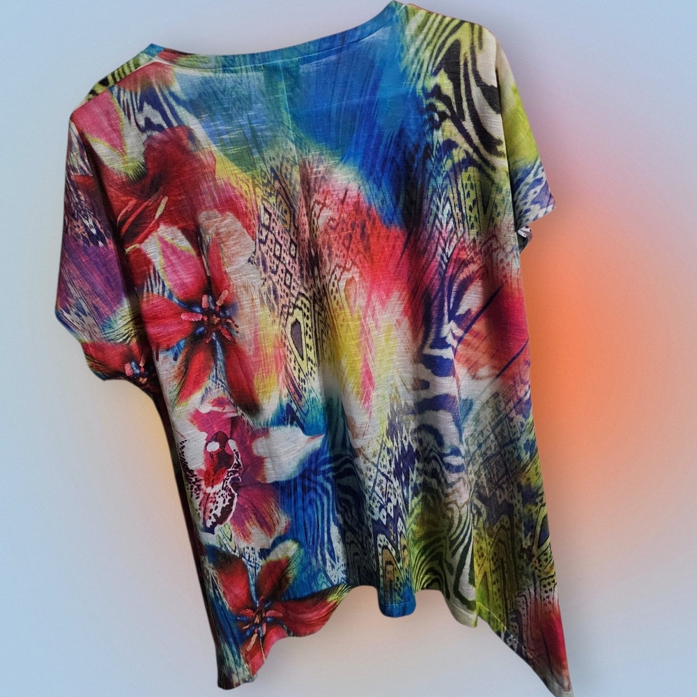 Chico's Multicolor Floral & Zebra-Print V-Neck Tee - Picture 2 of 3